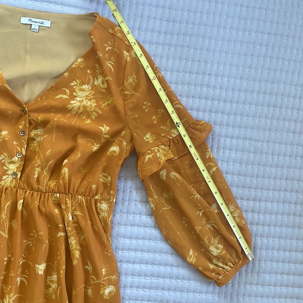 Ruffle-Sleeve Floral Button-Front Dress in Tonal Botanical Gold Yellow Size 2 - Picture 15 of 15